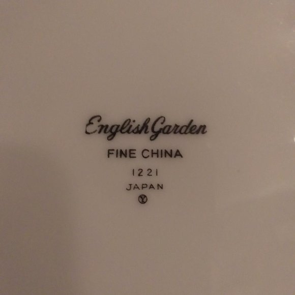 English Garden fine china 9" dinner plate - Picture 2 of 2